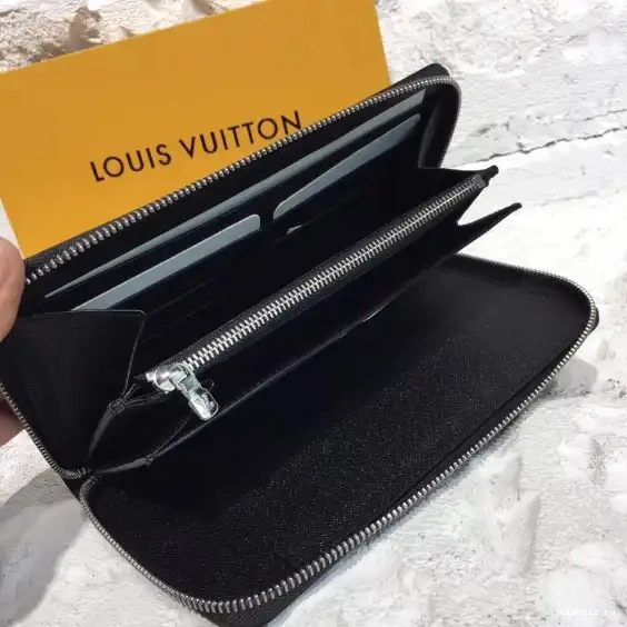 WIS Zip wallet Louis Vuitton supreme 0531